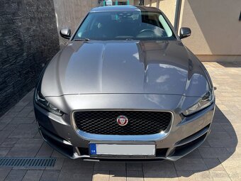 Jaguar XE 2.0 I4D 180k Prestige AT - 2