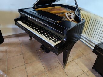 Petrof maličké klavírne krídlo dovoz celá SR - 2