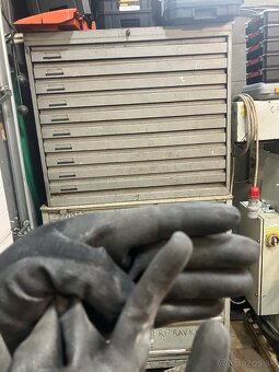 Suflikova kovová skrinka - 2