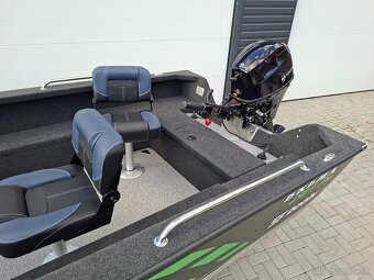 Motorový čln BREMA 450V PRO - 2