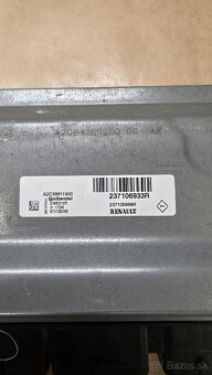 Riadiaca jednotka Dacia-Renault - 2