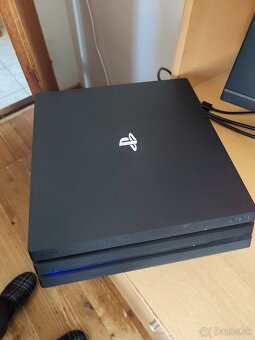 Predam PS4 pro 1TB - 2