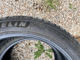 Predám zimné pneu Michelin Alpin Pilot 5 255 / 40 R20 101W - 2