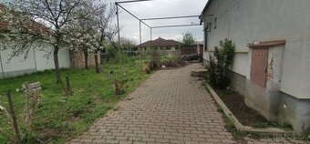 Na predaj 5 izbový rodinný dom v Hurbanove - 2
