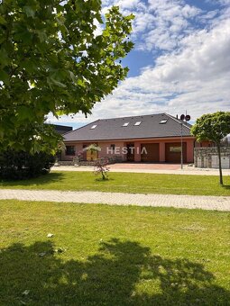 Exkluzívny 5-izbový rodinný dom s bazénom Senec - 2
