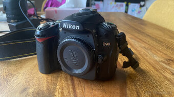 Nikon D90 + AF-S DX NIKKOR 18-105mm - 2