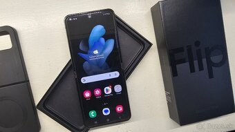Samsung Galaxy Z Flip 4 dual 256GB -aj vymením - 2