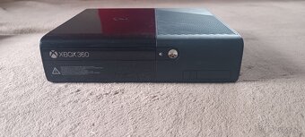 Rozpredám xbox360 slim E - 2
