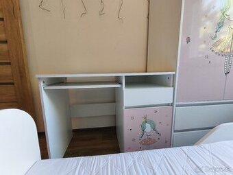 Komplet detského nábytku - skriňa, komoda, stolík, posteľ - 2