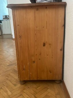 Starožitná komoda - 2