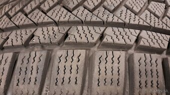 Predám 4ks dezénovo slušné zimné 205/60r16-92H Continental - 2