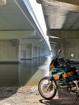 Honda Africa twin xrv 750 - 2