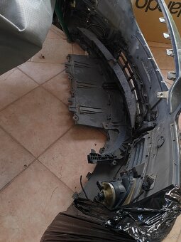 Opel insignia nárazník + diely - 2