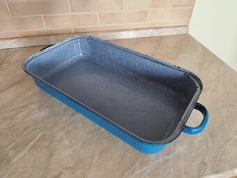 Starý smaltovy pekac - 2