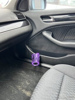 Univerzálny držiak nápojov do vášho auta - 2