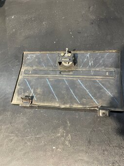 Dvierka palubovej dosky Suzuki SAMURAI - 2