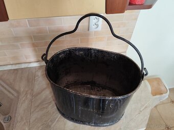 Staré kovové vedro - 2