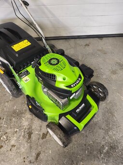 Motorová kosačka s pojazdom - 2