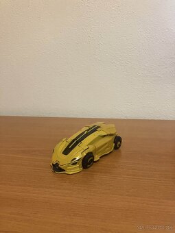 Transformers: Studio Series 70 Buzzworthy Bumblebee B-127 - 2