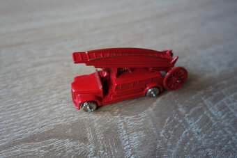 Kovový model hasičov Matchbox No. 9 Dennis Fire Engine - 2
