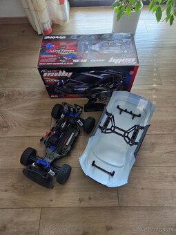 TRAXXAS RC model auta 1:10 Ford Fiesta 2BL 4WD RTR - 2