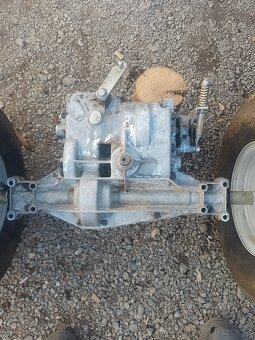 Motor a prevodovka z traktorovej kosačky - 2