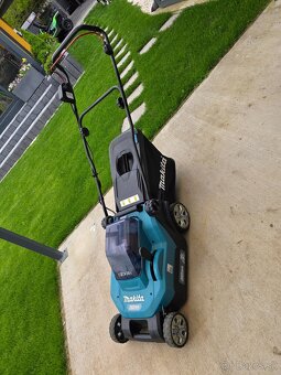 Makita DLM382PT2 Aku kosačka 38cm + baterky 6Ah + nabijacka - 2