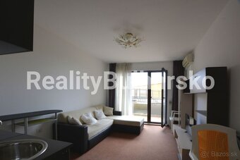Studio (1+kk) o výměře 40 m² s balkonem s výhledem na bazén - 2