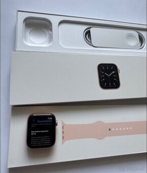 Apple Watch 6 - 44mm Gold Cellular Pink Sand - 2