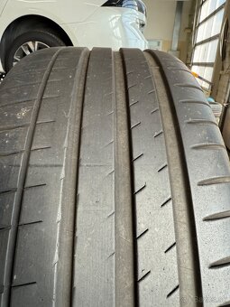 Michelin 275/40R22 - 2