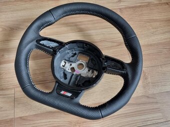AUDI VOLANT kozeny zkoseny - perforovana koža - S logo - 2
