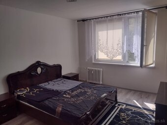 Dam do prenajmu 1 izbový byt na Lukach v Leviciach. - 2