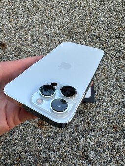 iPhone 13 pro - baterie 100% - 2