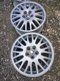 4ks alu disky orig. Škoda 5x100 r16 - 2
