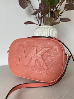 Michael Kors kožená crossbody - 2