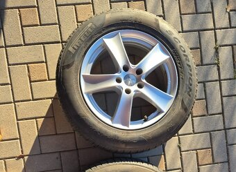 Málo jazdené zimné pneumatiky Pirelli Scorpio 215x65xR17 - 2