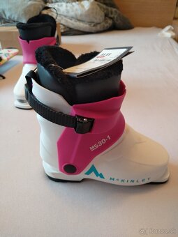 Lyže a lyžiarky (nepoužité) - 2