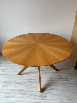 NA PREDAJ: Dizajnový jedálenský stôl (Dub) - 2