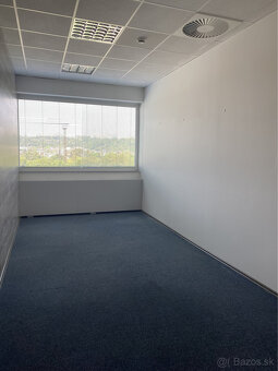 Kompaktná kancelária - 18 m2 v centre mesta - pri Auparku - 2