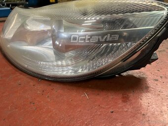 Predné svetlo ľavé na Octaviu 2 facelift - 2