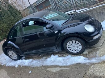 Volkwagen New Beetle - 2