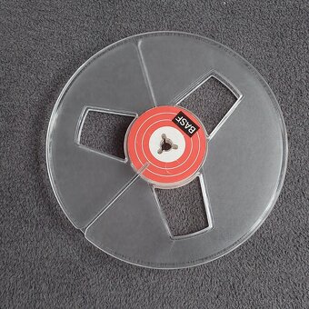 Prazdne cievky a krabicky - 2