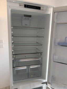 Vstavana chladnicka a mraznickou Electrolux - 2