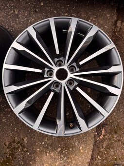 Predám Hliníkové disky TRINITY Škoda 5x112 r19 - 2