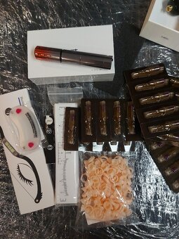 Strojček na tetovanie a PMU novy+ príslušenstvo - 2