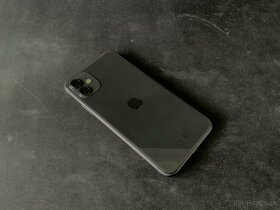 Predám IPhone 11 v čiernej farbe dobrý stav - 2