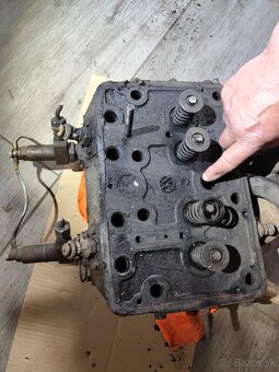Hlava Zetor 25 - 2