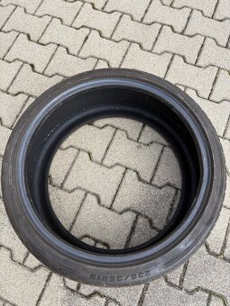 235/35 R19 zimné pneumatiky - 2