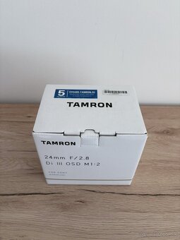 Tamron AF 24 mm f/2,8 Di III 1:2 pre Sony FE - 2