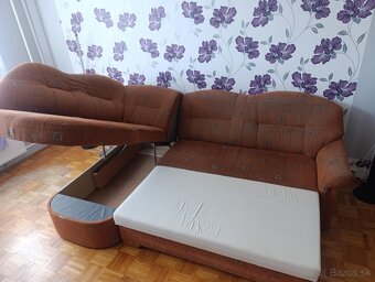 Rozkladací gauč s taburetkou - 2